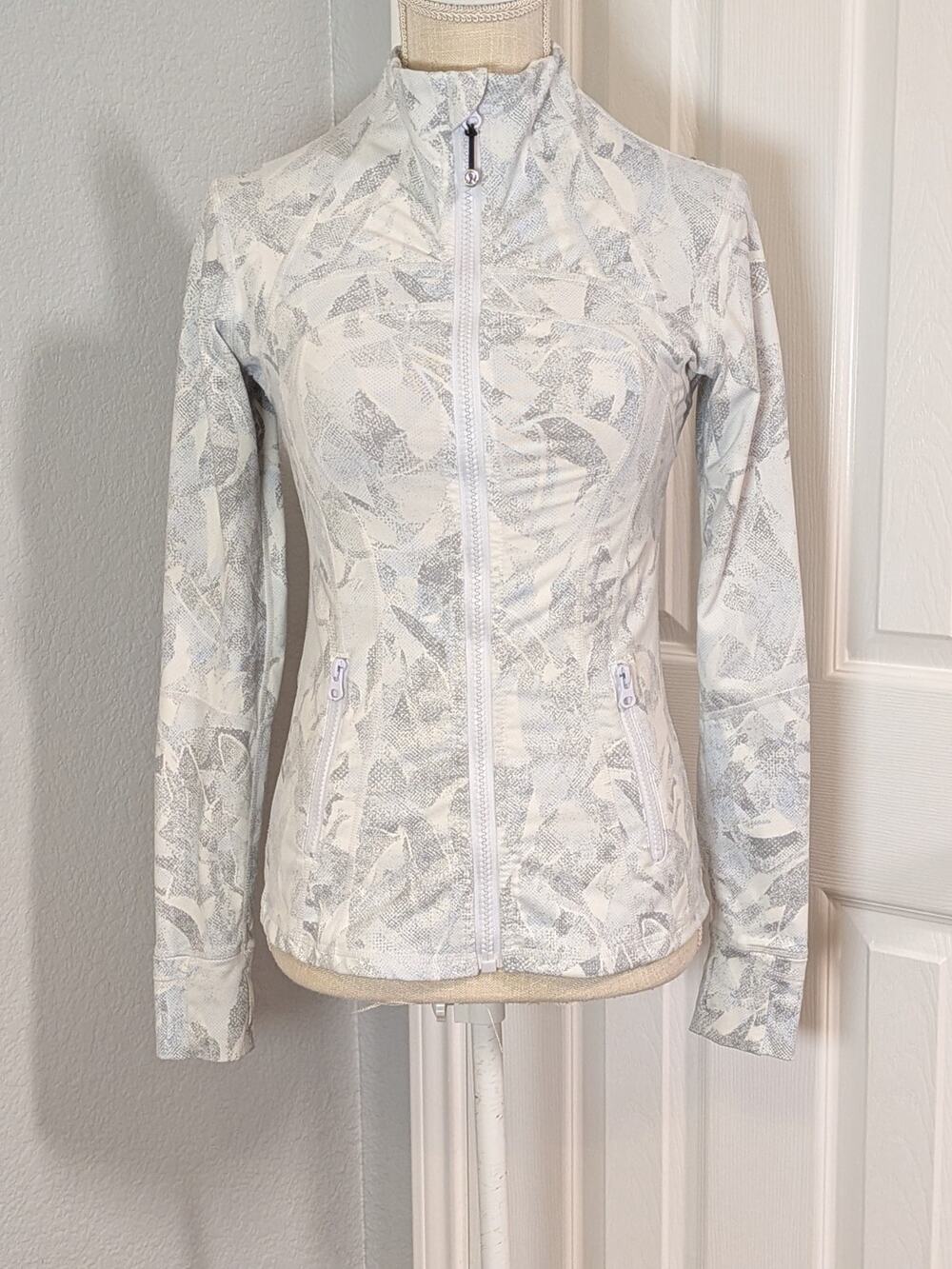 Lululemon Define Jacket White Camo Fitted Zip Workout Women’s Size 4 Older Model